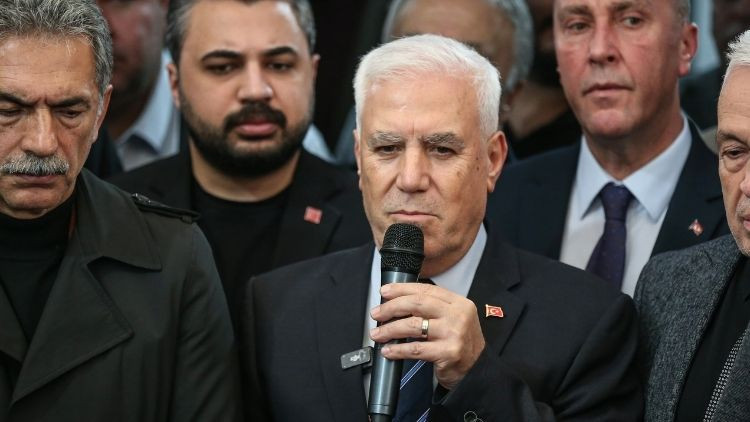 Bursa Belediye Başkanı Bozbey'e saldırı girişimi