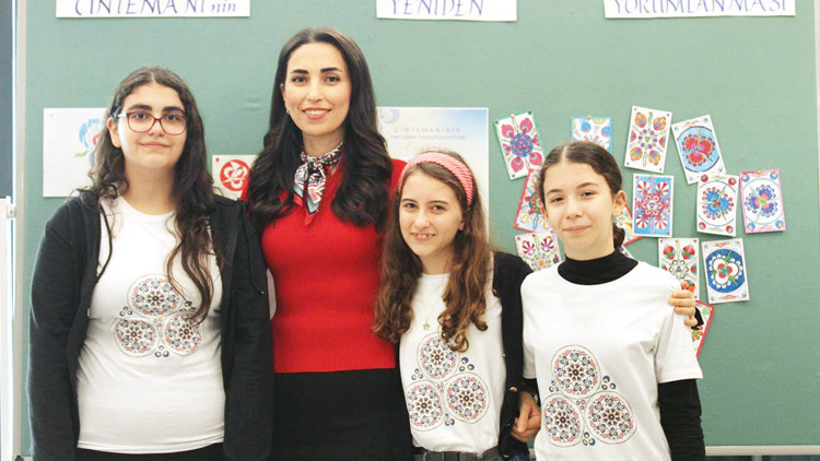 ‘Çintemani’ modern sanatta Timur’un sancağı Yavuz’un kaftanı...