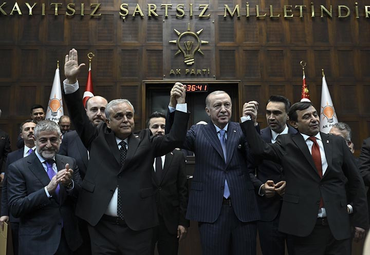 3 milletvekili AK Partiye katıldı