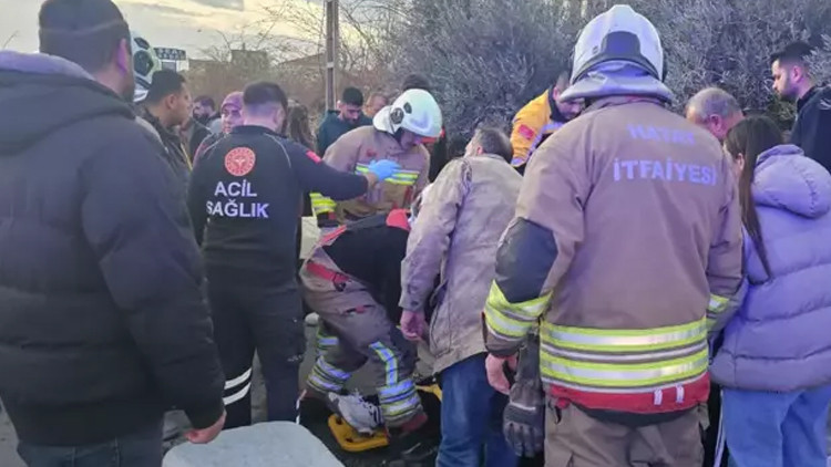 TIR'la çarpışan minibüs devrildi: 14 yaralı