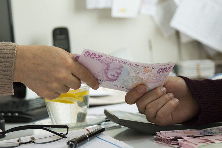 OCAK AYI GÜNCEL EMEKLİ MAAŞLARI TABLOSU 2026 TEK TEK (%12,19 ZAM ORANI) || Emekliye yüzde kaç zam yapıldı, en düşük yeni zamlı emekli maaşı ne kadar oldu Bağ-Kur, SGK ve Memur emeklisi maaş zammı belli oldu mu, yüzde kaç zam geldi 4A, 4B, 4C zamlı emekli aylığı hesaplama