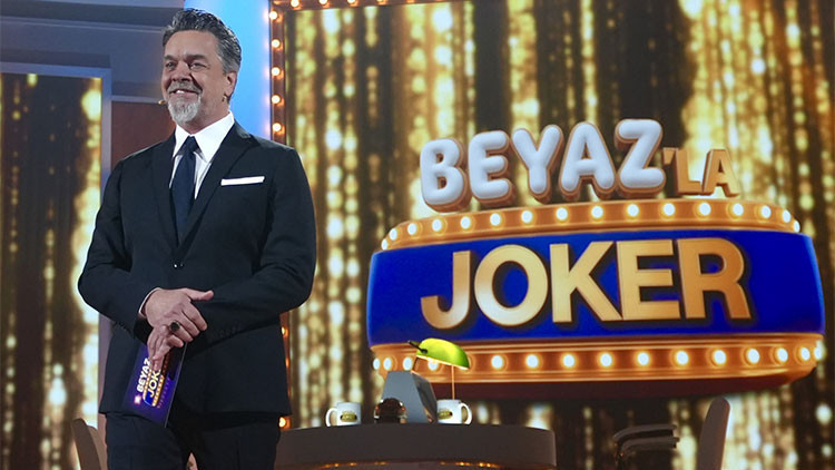 Beyaz yine formunda... Stand-up şov!