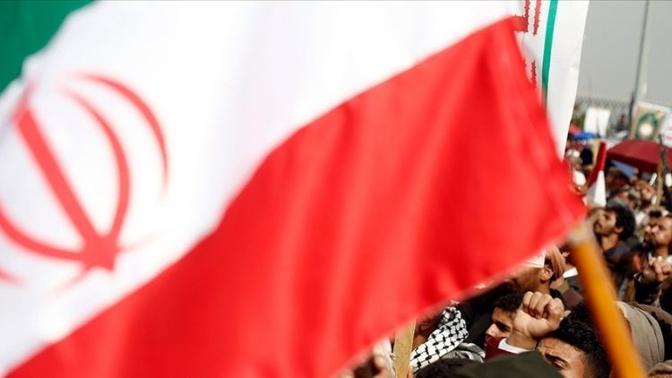 İran'da gösterilerin 12. gününde 2 asker öldü... Trump: İnsanları öldürürlerse İran'ı çok sert vururuz