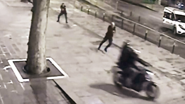 Çetecilik şovları 1 dakika sürdü