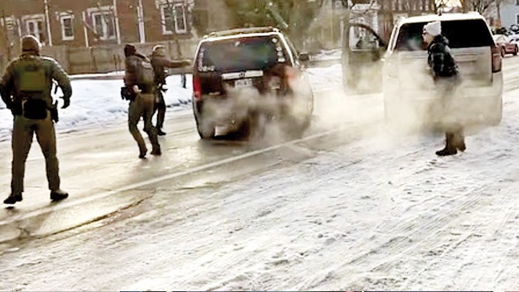 ABD’de sokakları karıştıran ateş: Göçmen polisi kadın gözlemciyi vurdu... Trump’a göre ‘nefsi müdafaa’