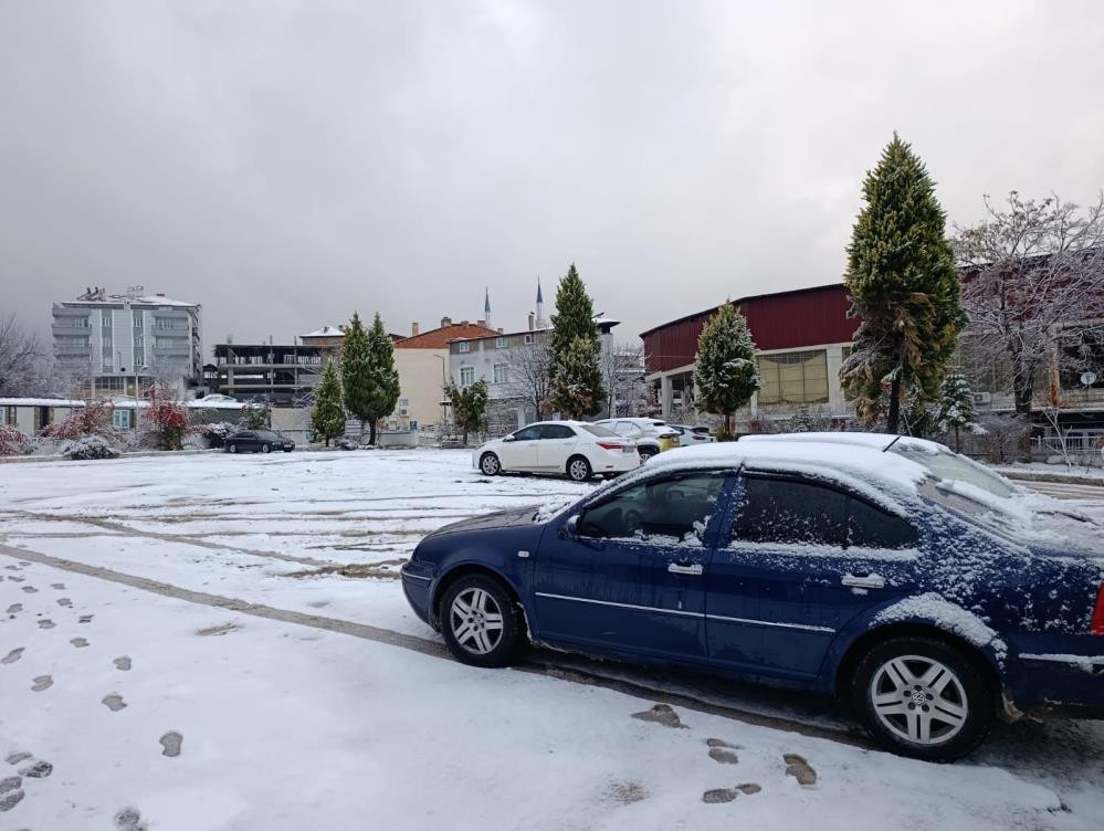 Kar yağışı başladı: Evler beyaz örtüyle kaplandı Eksi 35 dereceyi gördük
