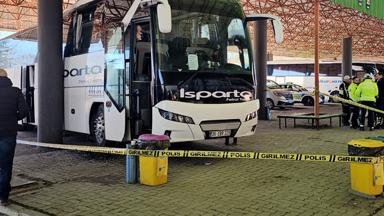 Otogarda yanlış vites dehşeti: Yedek şoför hayatını kaybetti, muavin yaralandı