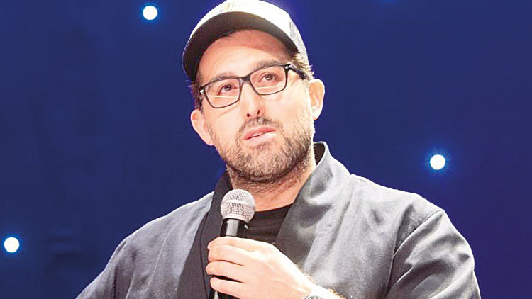 TÜRSAK için sahnede