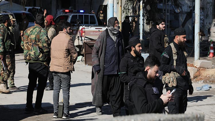 Halep’te terör örgütü YPG/SDG işgalindeki son mahallenin kurtarılmasıyla siviller tahliye edildi
