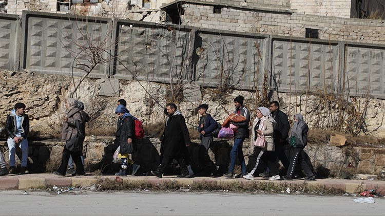 Halep’te terör örgütü YPG/SDG işgalindeki son mahallenin kurtarılmasıyla siviller tahliye edildi