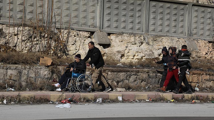 Halep’te terör örgütü YPG/SDG işgalindeki son mahallenin kurtarılmasıyla siviller tahliye edildi