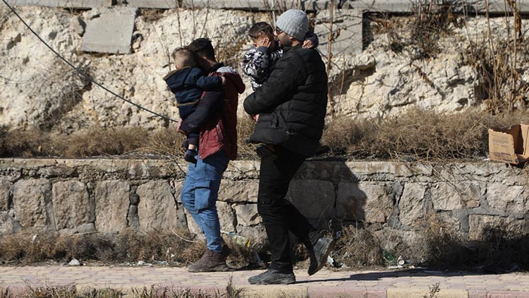 Halep’te terör örgütü YPG/SDG işgalindeki son mahallenin kurtarılmasıyla siviller tahliye edildi