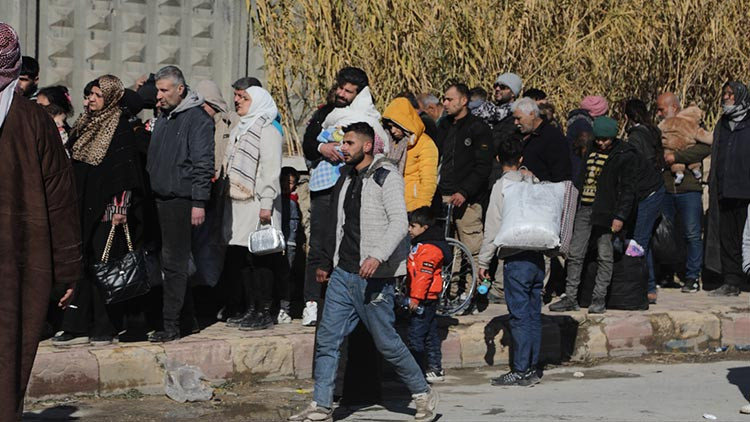 Halep’te terör örgütü YPG/SDG işgalindeki son mahallenin kurtarılmasıyla siviller tahliye edildi
