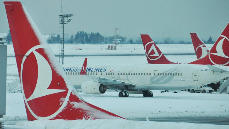THY ve AJet olumsuz hava koşulları nedeniyle bazı seferlerini iptal etti