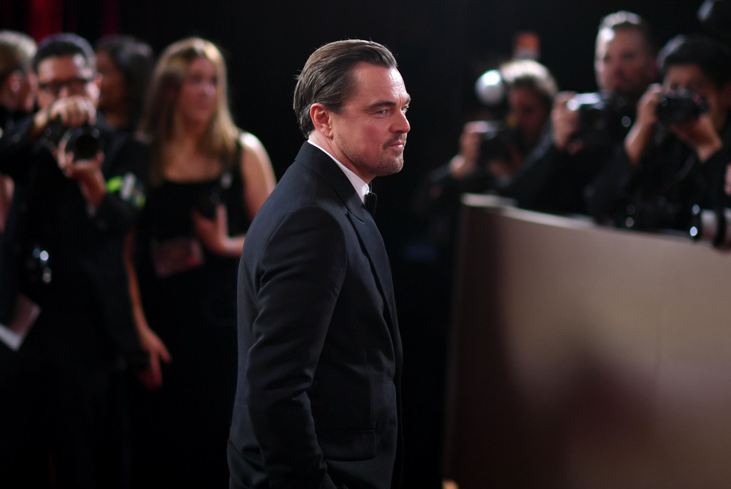 Genç sevgili aşkı yine dillere düştü… Milyonların önünde alay konusu oldu