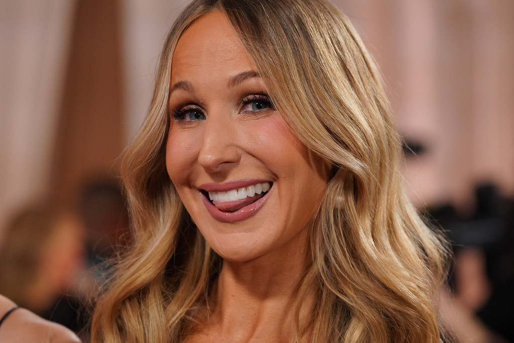 Genç sevgili aşkı yine dillere düştü… Milyonların önünde alay konusu oldu