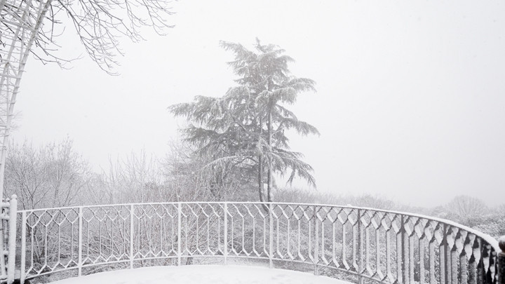 Kar yağışı başladı, tatil haberleri art arda geldi İşte 12 Ocak Pazartesi günü okulların tatil edildiği il ve ilçeler...