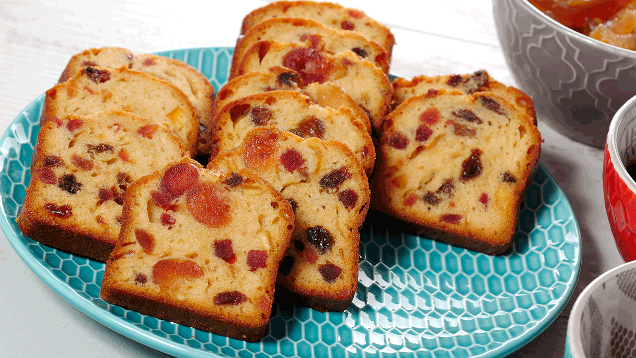 Kek yaparken meyveler neden dibe çöker Pastacıların kullandığı yöntemle çözümü ve tarifi