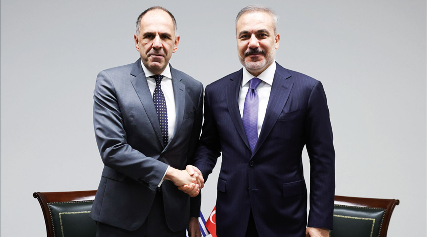 Yunan mevkidaşıyla görüştü