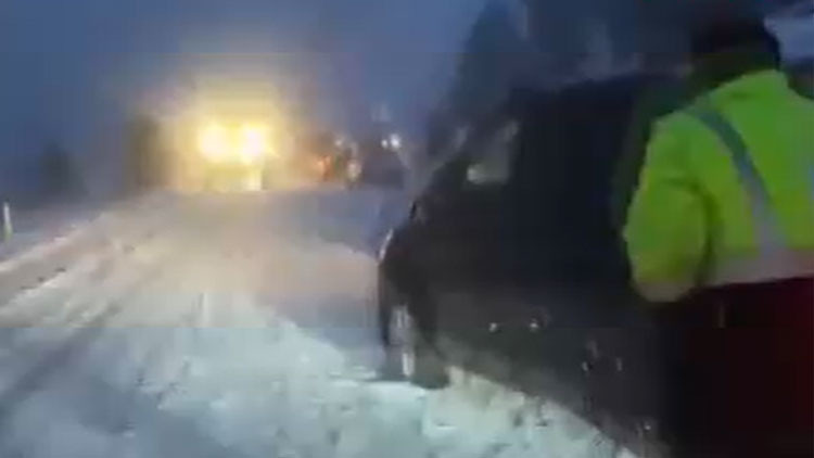 Seydikemer–Burdur–Antalya karayolunda kar esareti: Çok sayıda araç mahsur kaldı