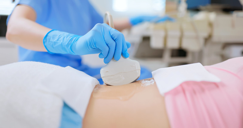 Bir türlü geçmeyen şişkinliğini olağan sebeplere bağladı, gerçek bambaşka çıktı Küçük olduğunu düşünüyordum, çok büyük bir şeye dönüştü Bir türlü geçmeyen şişkinliğini olağan sebeplere bağladı, gerçek bambaşka çıktı Küçük olduğunu düşünüyordum, çok büyük bir şeye dönüştü