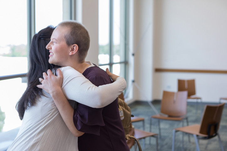 Bir türlü geçmeyen şişkinliğini olağan sebeplere bağladı, gerçek bambaşka çıktı Küçük olduğunu düşünüyordum, çok büyük bir şeye dönüştü Bir türlü geçmeyen şişkinliğini olağan sebeplere bağladı, gerçek bambaşka çıktı Küçük olduğunu düşünüyordum, çok büyük bir şeye dönüştü