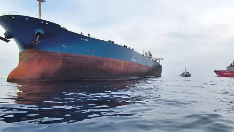 Karadeniz’de 2 petrol tankerine dron saldırısı