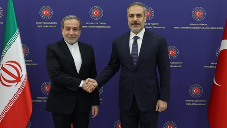 Dışişleri Bakanı Hakan Fidan, İranlı mevkidaşı Arakçi ile son gelişmeleri görüştü