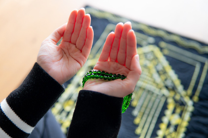 MİRAÇ KANDİLİ 12 REKAT HACET NAMAZI KILINIŞI || Diyanet ile Miraç Kandili hacet namazı nasıl kılınır, nasıl niyet edilir Miraç Gecesi kılınan 12 rekatlık namaz kılınışı anlatımı