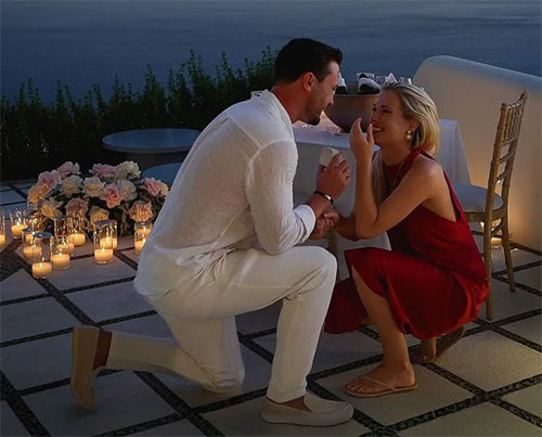 Deniz kıyısında evlilik teklifi... Çatı katında nişan
