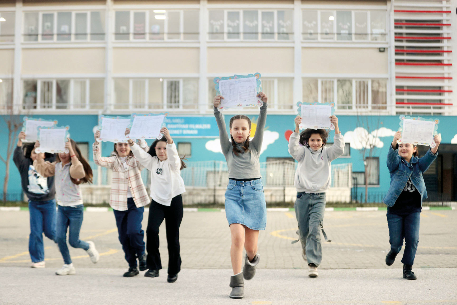 Tatil için tavsiyeler... 19 milyon öğrenci bugün karne alıyor