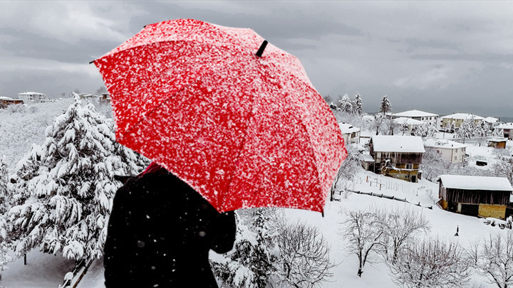 Meteoroloji bölge bölge uyardı: Kuvvetli yağış, kar, buzlanma, don ve çığ tehlikesi... İstanbul'a karla karışık yağmur geliyor