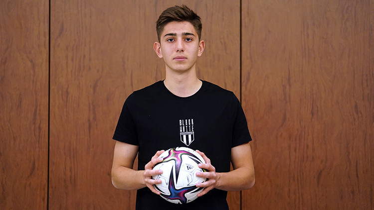 Demir Ege Tıknaz kimdir, nereli, kaç yaşında? Demir Ege Tıknaz hangi takımlarda oynadı? - 
                    2. Resim