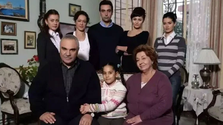 Yaprak Dökümünün Caneriydi... Ünlü oyuncunun mutlu günü