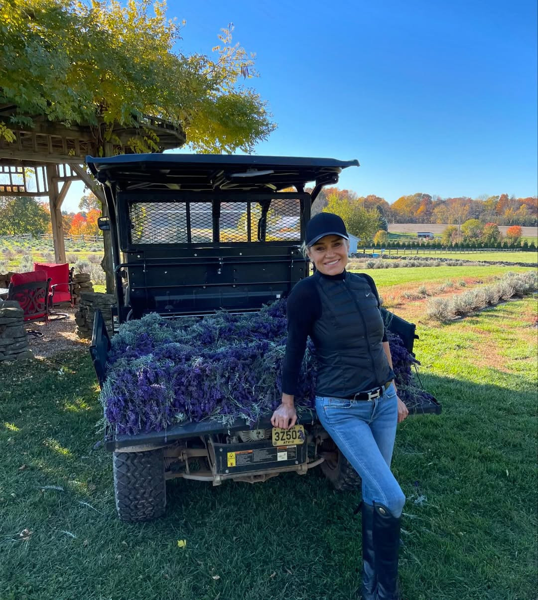 Lüks evlerini bırakıp doğaya kaçtılar… Çiftlikte huzurlu yaşam