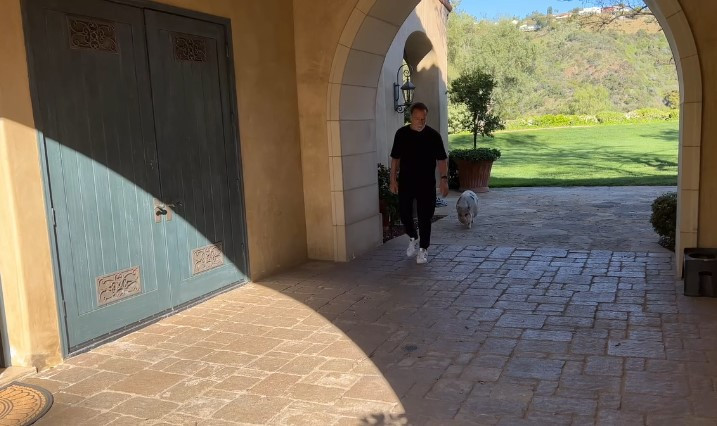 Lüks evlerini bırakıp doğaya kaçtılar… Çiftlikte huzurlu yaşam