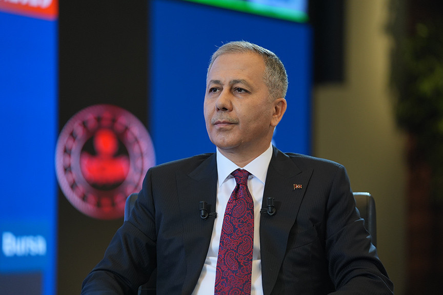 Bakan Yerlikaya duyurdu: Sancaktepe'deki operasyonda 3 milyona yakın uyuşturucu hap ele geçirildi