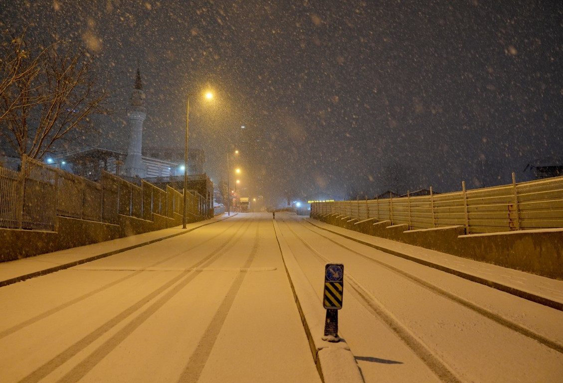  Şehir adeta beyaza büründü