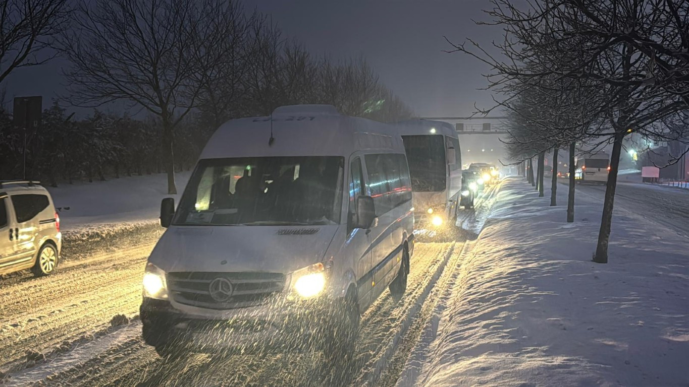  Şehir adeta beyaza büründü
