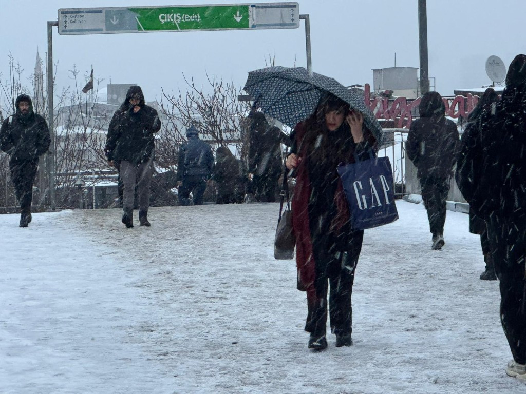  Şehir adeta beyaza büründü