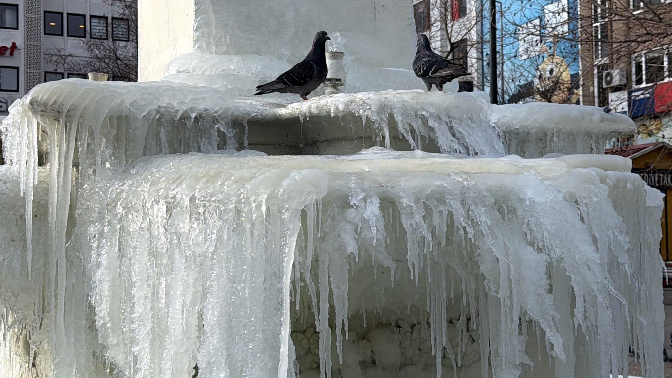 İstanbulun yanı başında Sibirya soğukları: Eksi 11i gördüler, her yer buz tuttu