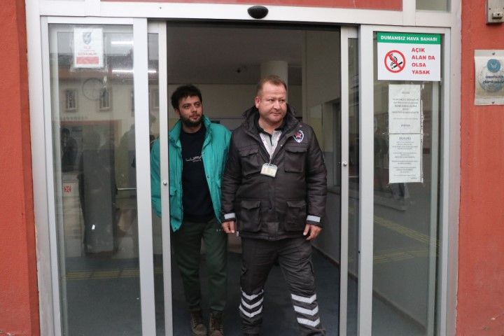 Öğrencilerden etkilendi, akademisyenlik yolunda ilerliyor Beni durakta görünce çok şaşırıyorlar