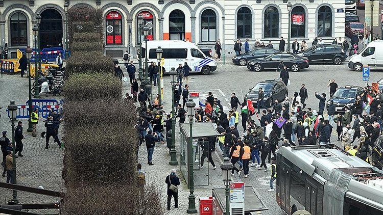 Belçika'da terör örgütü YPG/SDG yandaşlarına sert müdahale