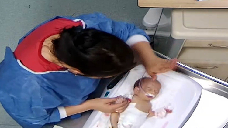 Hemşire vahşeti: 5 günlük bebeği dövüp engelli kalmasına neden oldu! Korkunç olayın kamera görüntüsü ortaya çıktı