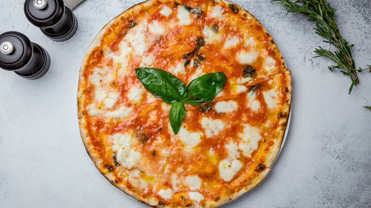 Evde pizza nasıl yapılır Evde kolay pizza yapmak için püf noktaları