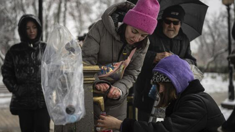 Ukrayna'nın başkenti Kiev'de halka gıda ve ilaç stoklama çağrısı