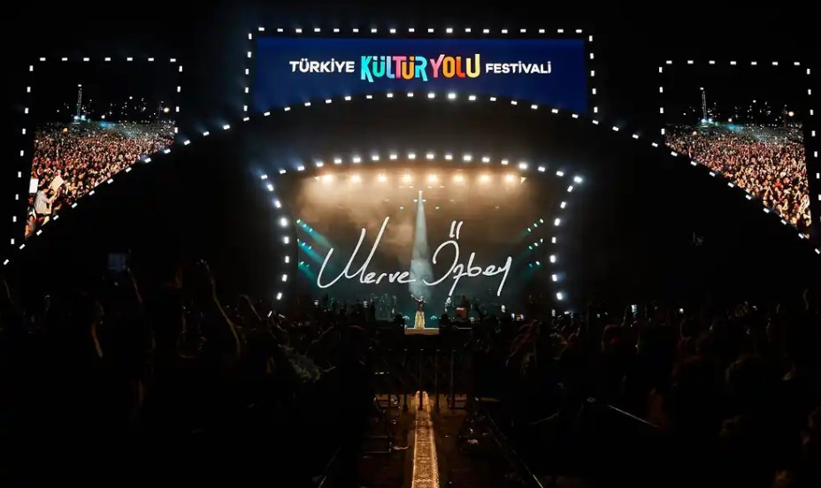 Bakan Ersoy 2026 Türkiye Kültür Yolu Festivali çalışmalarını resmen başlattı: Bu yıl 26 şehirde festival var