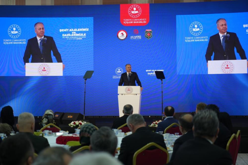 Bakan Yerlikaya, şehit aileleri ve gazilerle buluştu