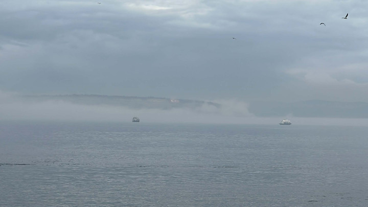Çanakkale Boğazı, sis nedeniyle çift yönlü olarak ulaşıma kapatıldı
