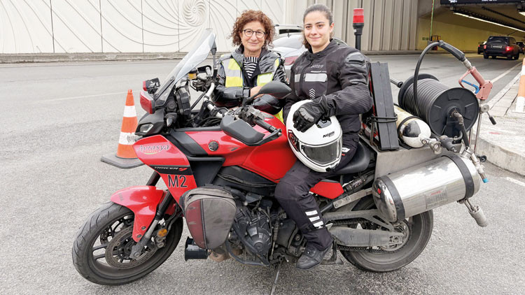 Denizin altında devriye Yasemin